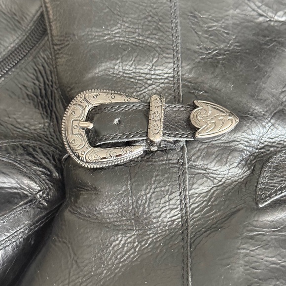 Steve Madden; Black point-toe distress leather boots. - Picture 4 of 5